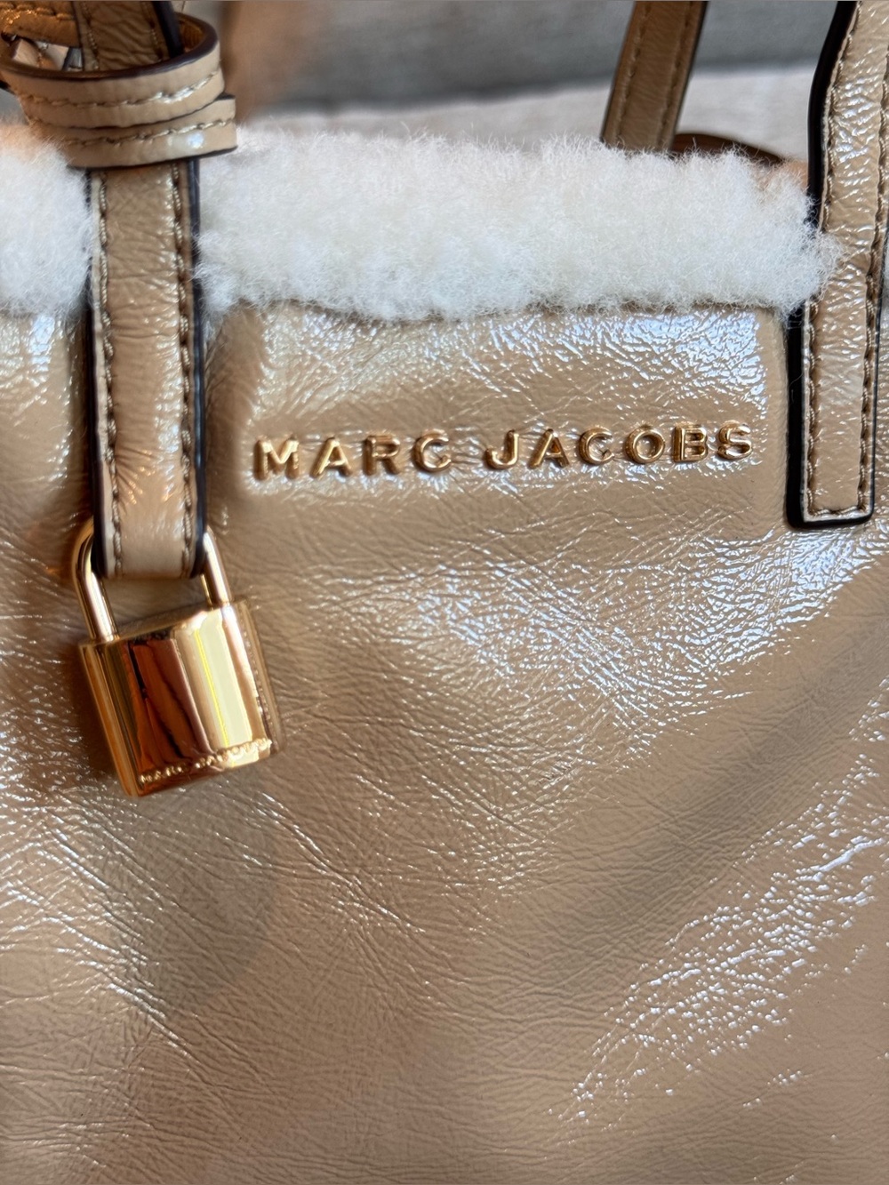 Marc Jacobs Mini Grind Faux Fur Trimmed Crossbody Tote Bag - Like New - Picture 3 of 9
